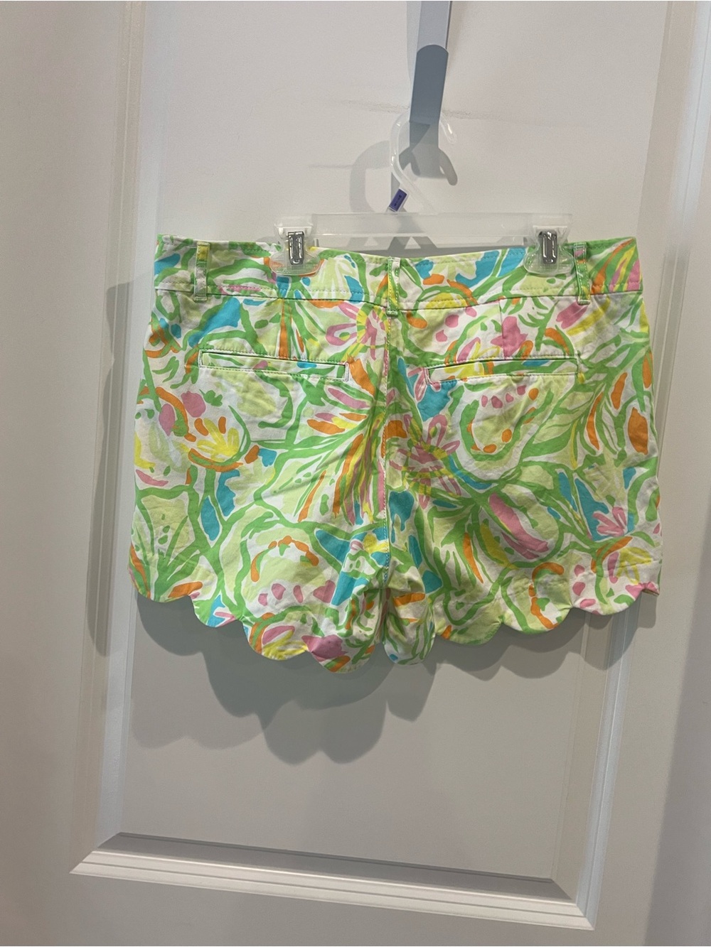 Lilly Pulitzer Scallop Hem Tropical Print Shorts Size 4 (The Buttercup Short) - Picture 14 of 16